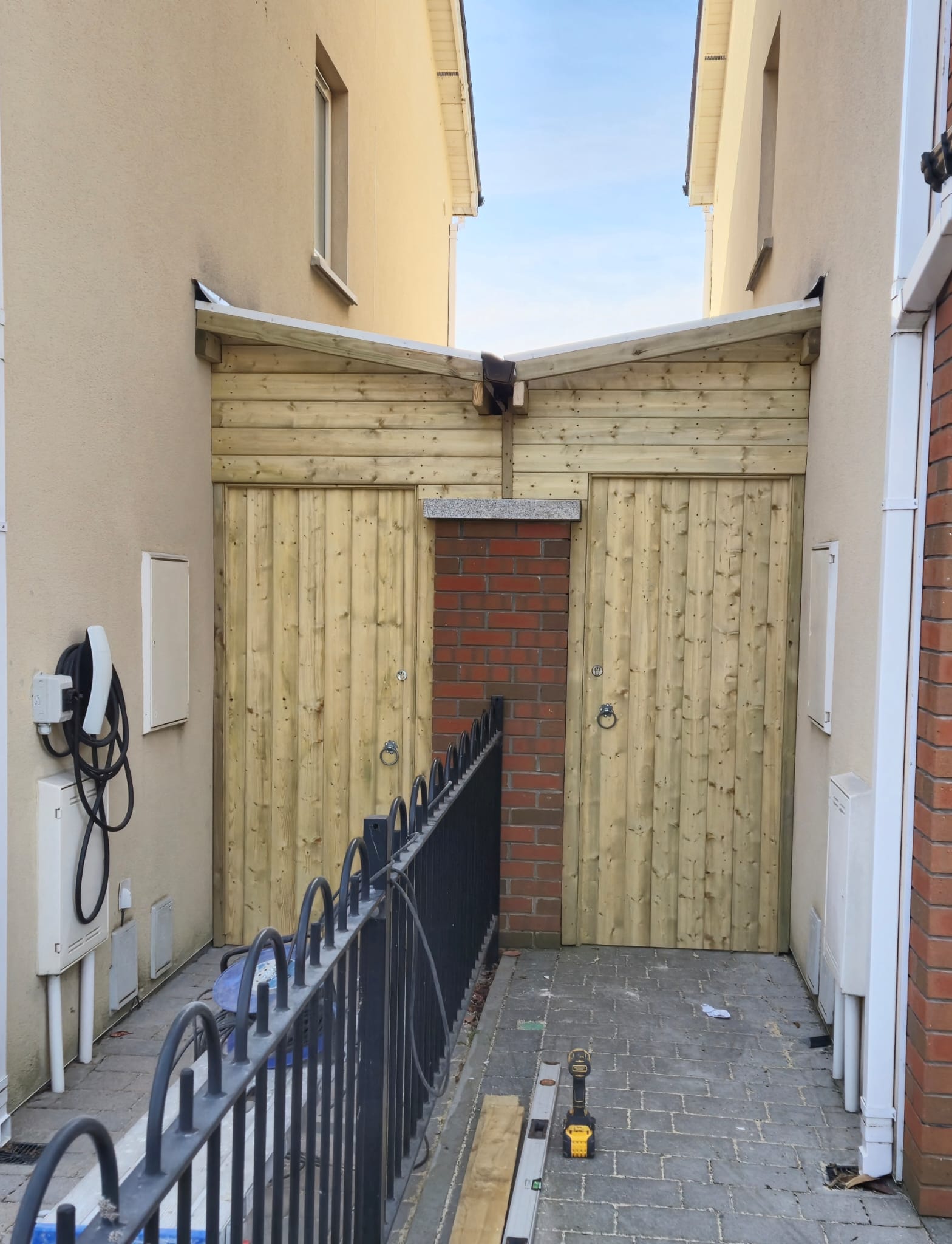 Sheds & side passages